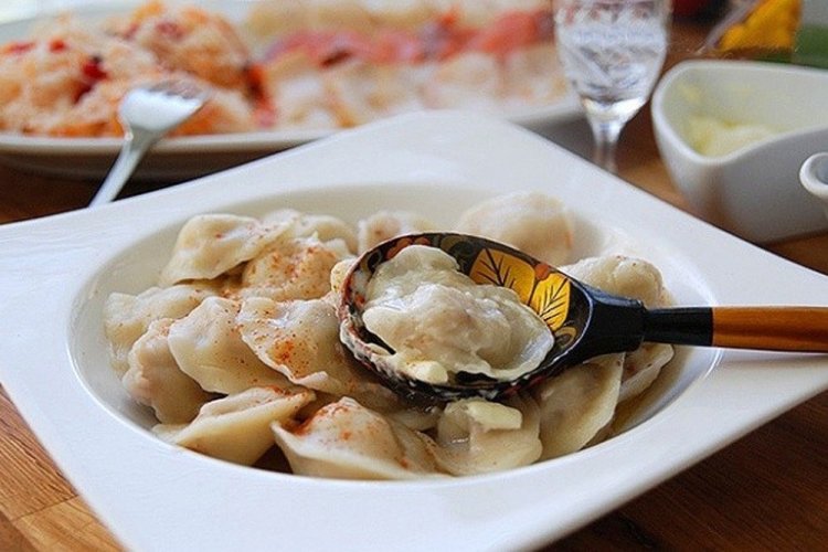 Relleno dietético de conejo para pelmeni