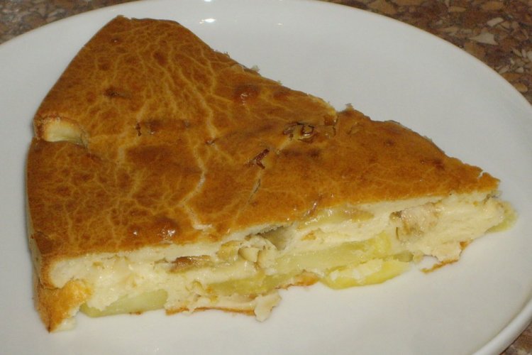 Lean Pour-Over Pie with Potatoes in a Multicooker