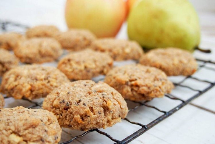 Healthy Oatmeal Cookies with Apple