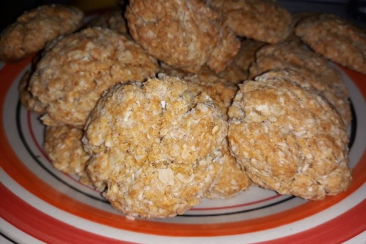 Healthy Oatmeal Cookies with Coconut Flakes