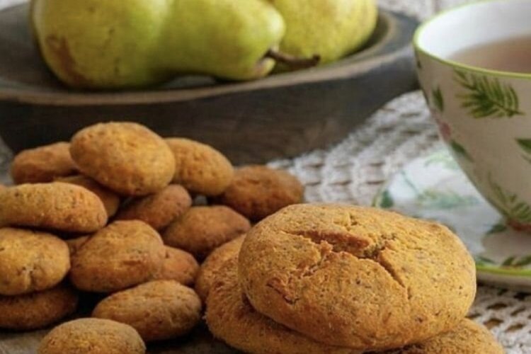 Healthy Oatmeal Cookies with Pear