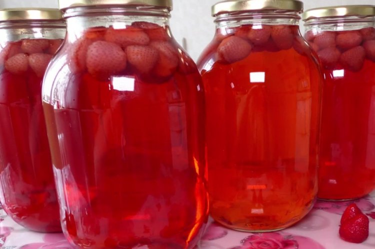Strawberry Compote for Winter