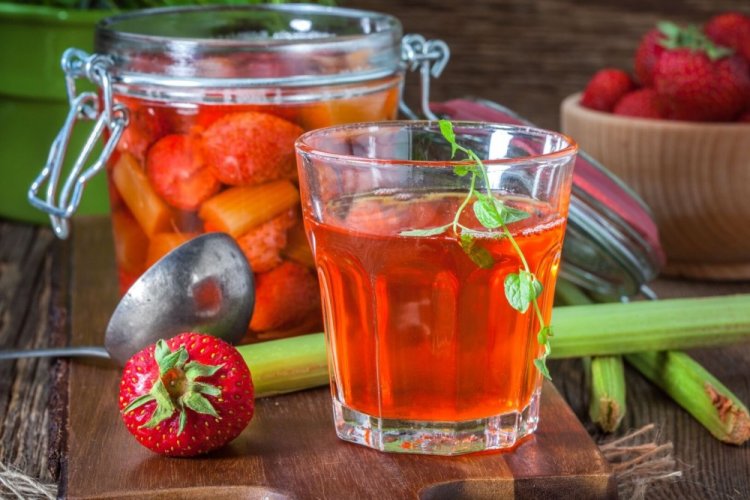 Strawberry and Rhubarb Compote