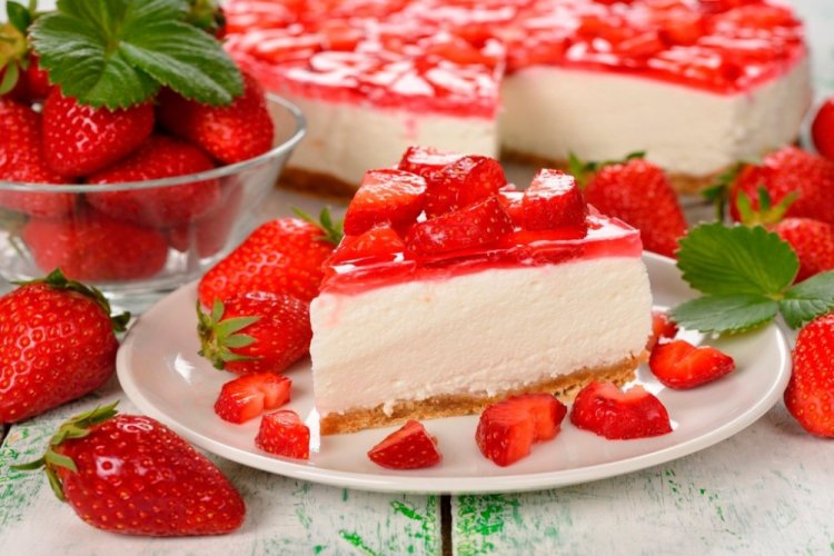 No-Bake Strawberry Cheesecake