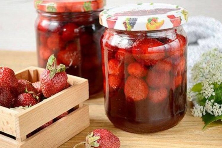 Strawberries in Their Own Juice for Winter