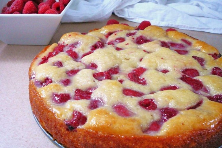 Pastel de Yogur con Frambuesas