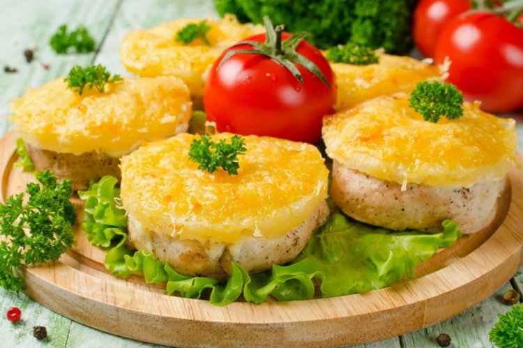 Pork Medallions with Pineapples