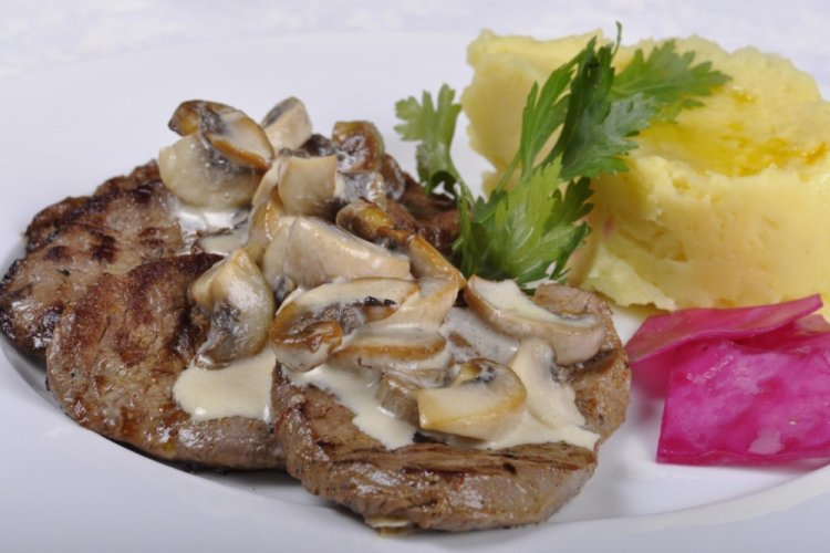 Pork Medallions with Mushrooms