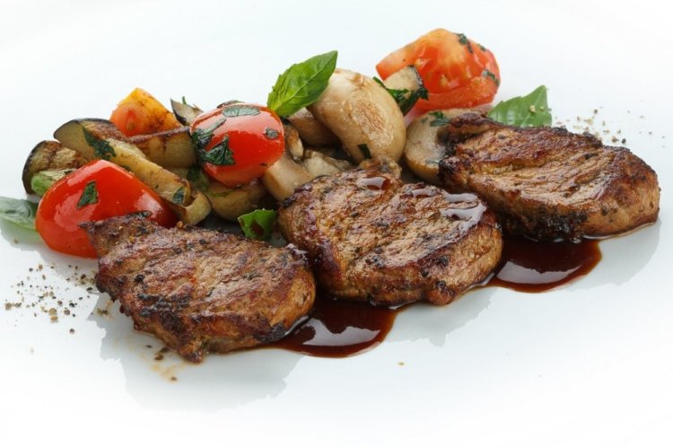 Pork Medallions with Vegetables