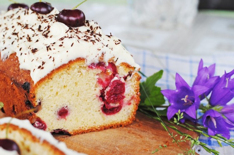 Cottage Cheese Muffin with Cherries