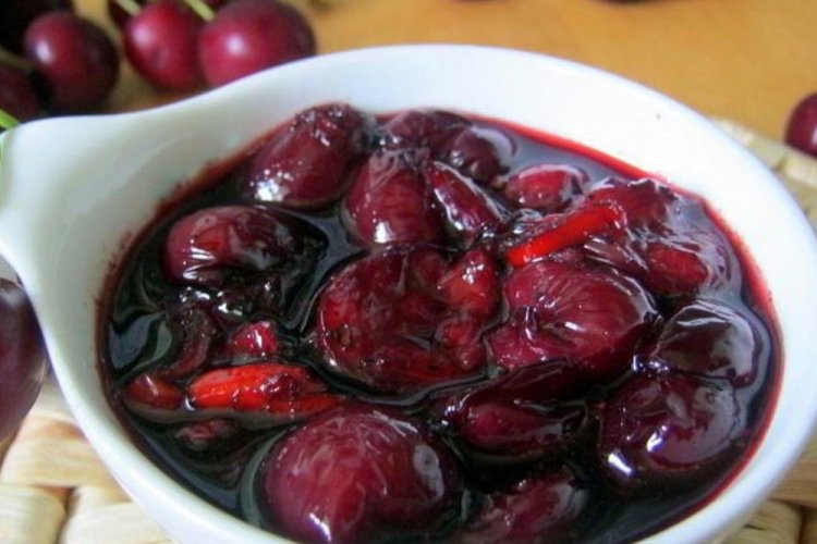 Salsa picante de cerezas