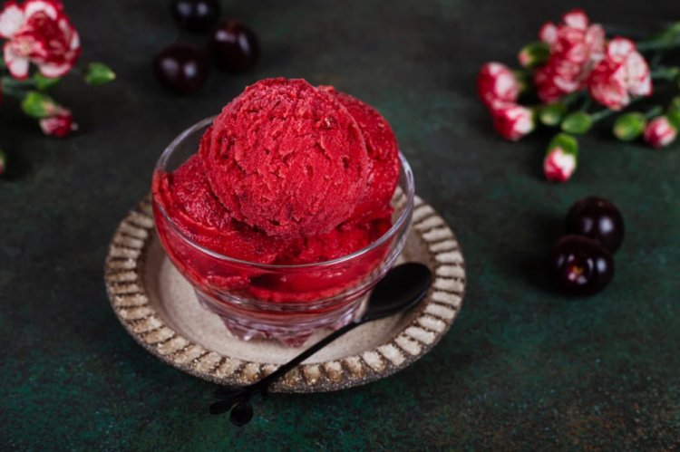 Postre rápido de cerezas con miel