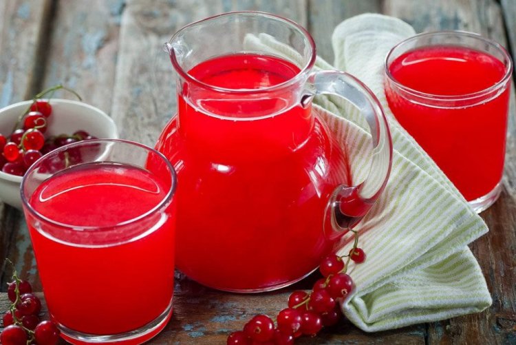 Bebida de grosella roja