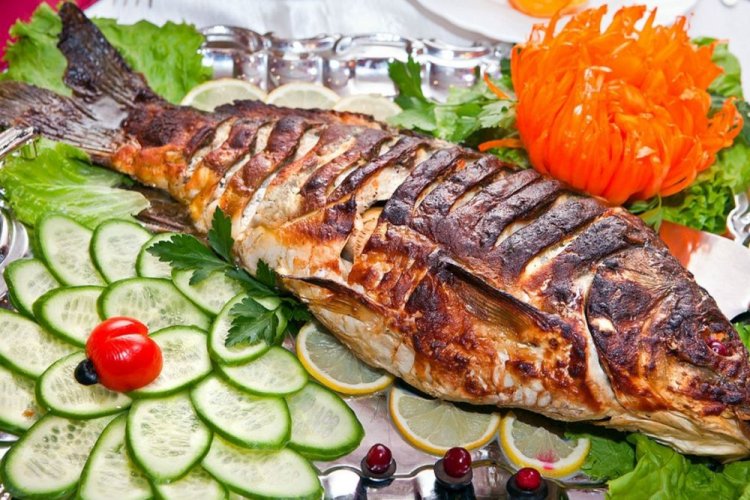 Grilled Carp Marinated with Tomato Juice and Spices