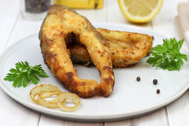 Carp Steaks with Sour Cream and Onion, Baked in Foil on the Grill