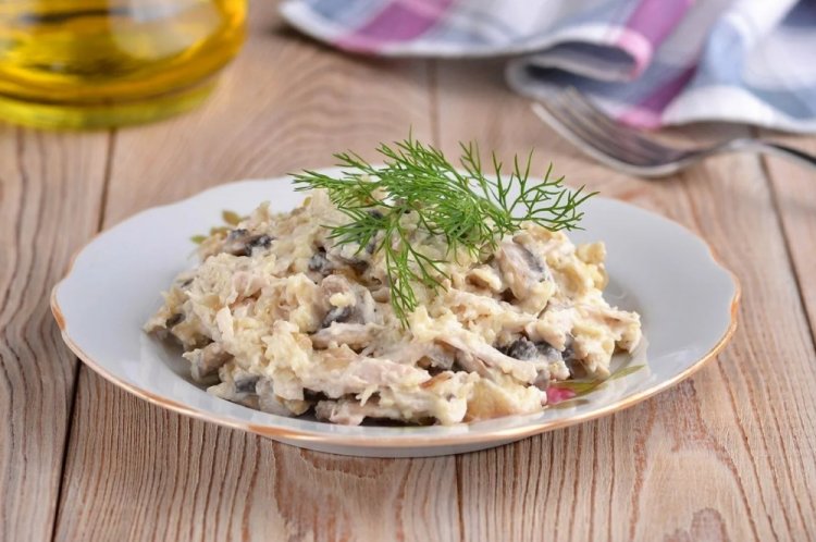 Ensalada de pollo y grosella negra