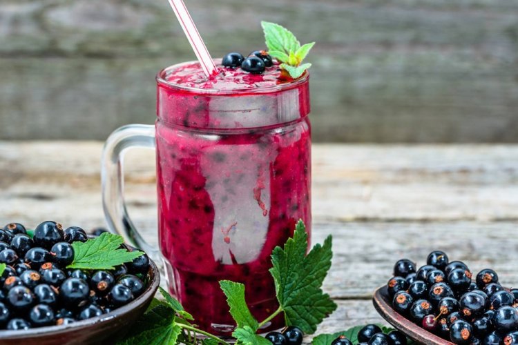 Smoothie de grosella negra con avena