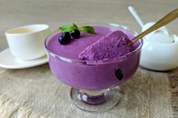 Soufflé de grosella negra