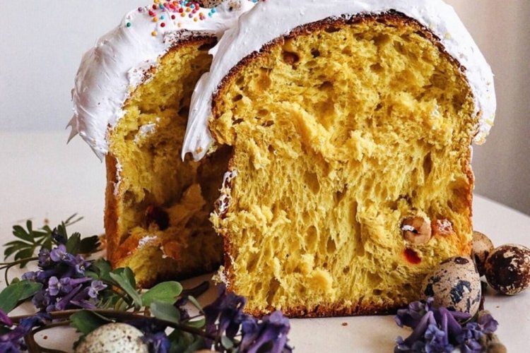 Kulich de requesón con yemas