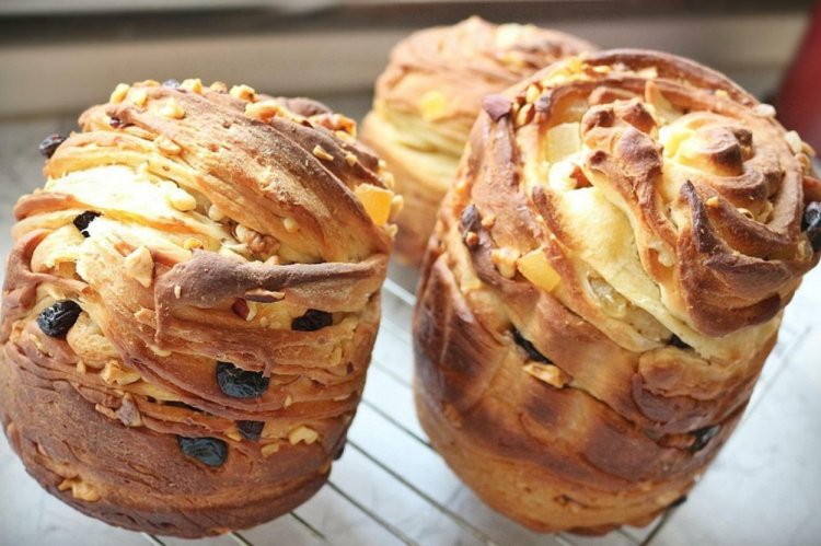 Kulich craffin con nueces y coco rallado