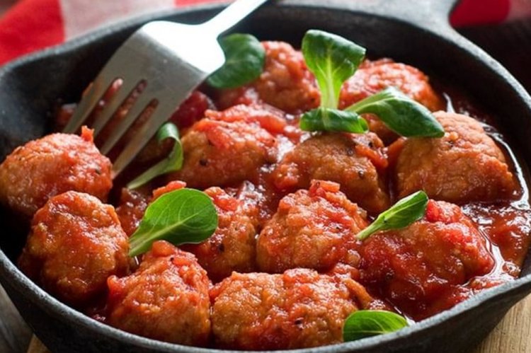 Tomato Sauce for Meatballs
