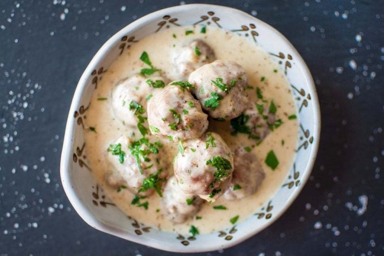 Sour Cream Sauce with Honey