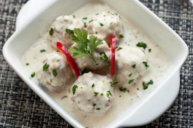 Sour Cream Sauce for Meatballs