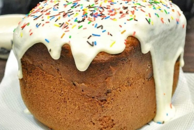 Kulich de Pascua con leche en polvo en panificadora