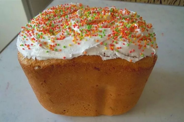 Kulich de Pascua sin levadura en panificadora