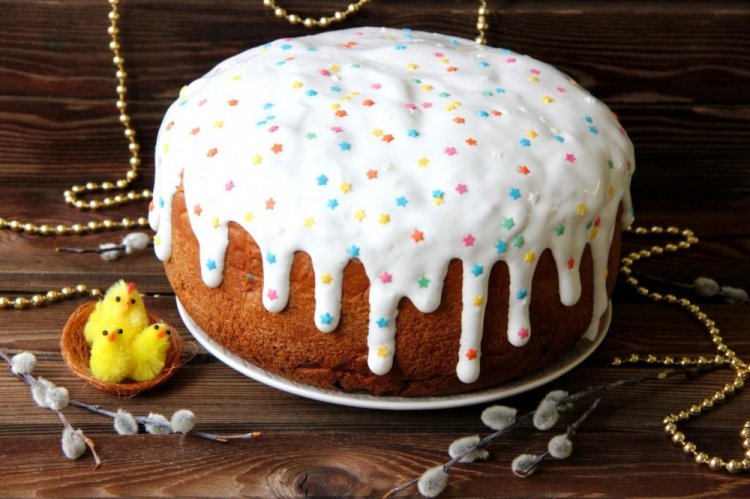 Kulich de Pascua con leche en olla de cocción lenta