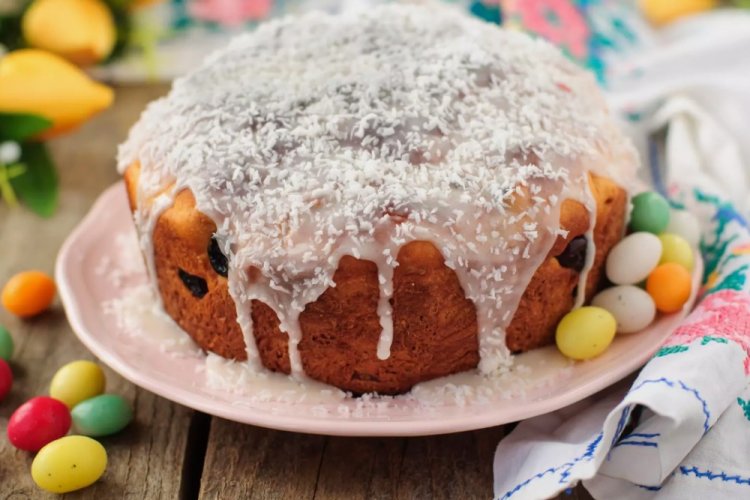 Kulich de Pascua con nata en olla de cocción lenta