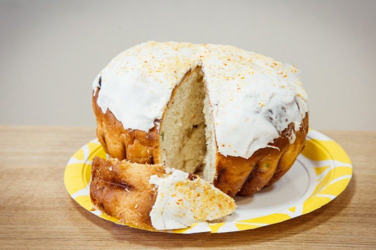 Kulich de Pascua sin levadura en olla de cocción lenta