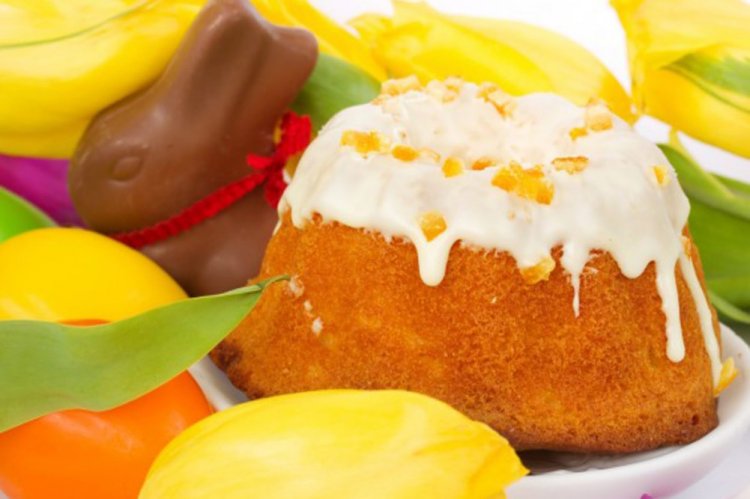 Kulich de Pascua de naranja en olla de cocción lenta