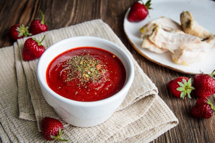 Salsa de fresas silvestres para carne