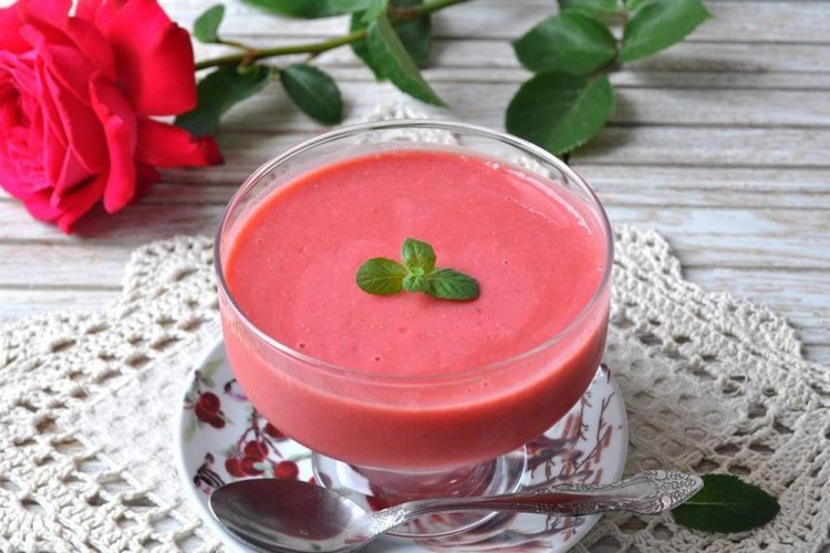 Mousse de proteínas con fresas silvestres