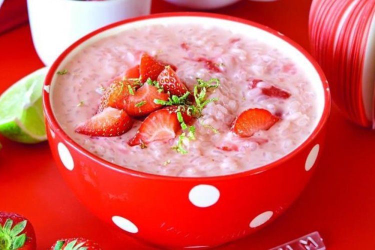 Gachas de avena con fresas silvestres