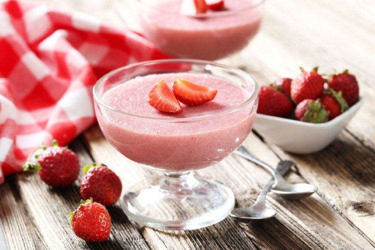 Mousse de fresas silvestres con malvaviscos