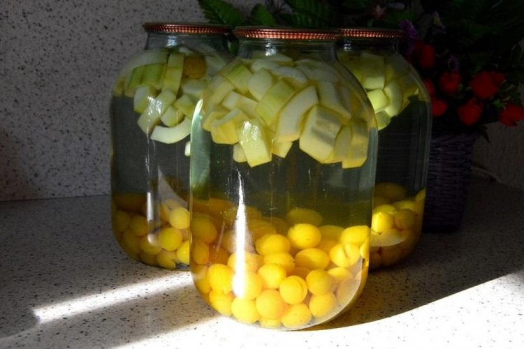 Zucchini and Plumcot Compote for Winter