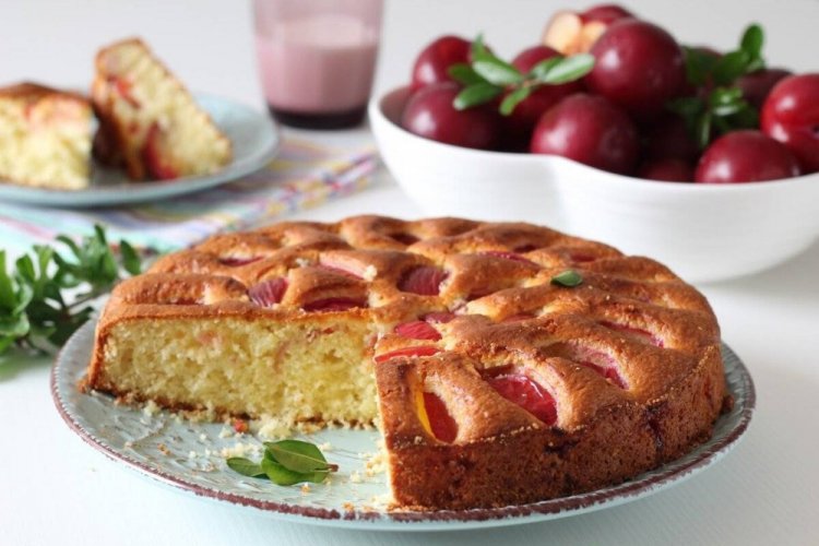 Semolina Cake with Plumcot