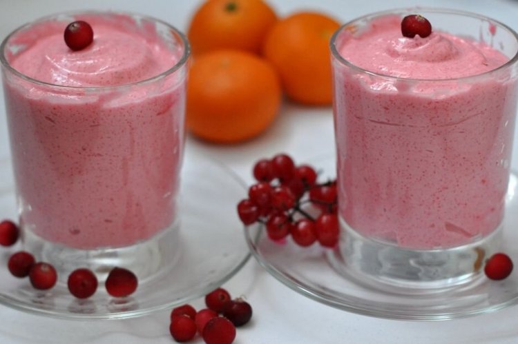 Cranberry Mousse with Semolina