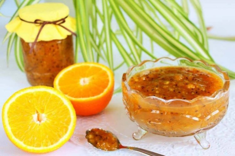 Сырое варенье из крыжовника с апельсином