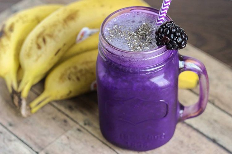 Mulberry and Banana Smoothie