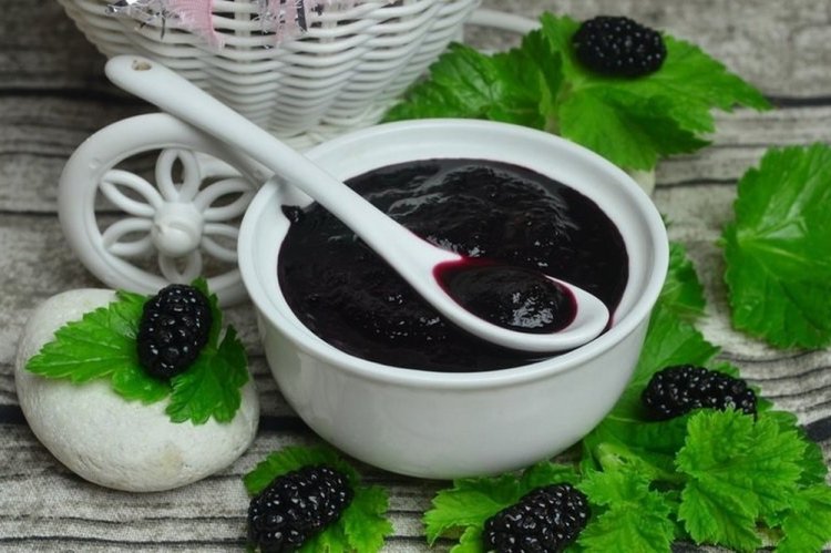 Ground Mulberries with Sugar