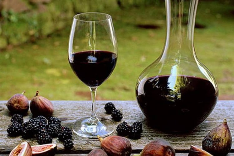 Homemade Mulberry Wine