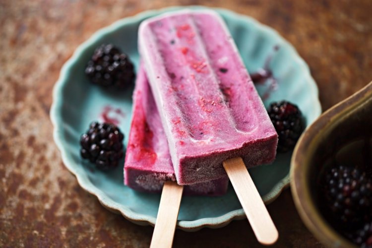 Helado de moras y nata