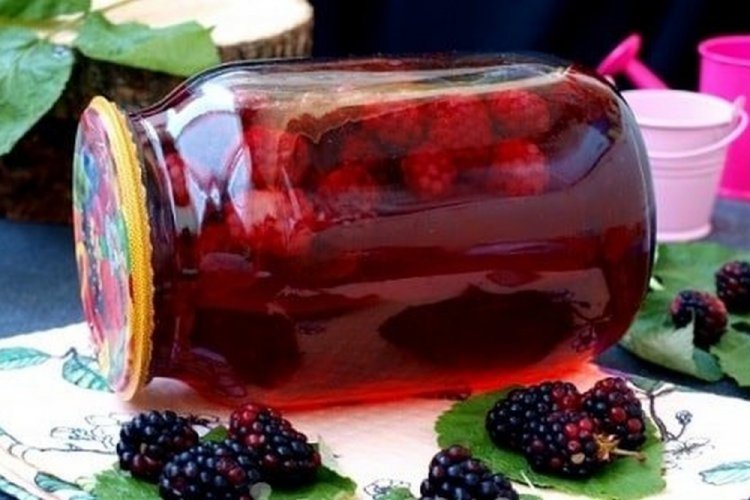 Compota de moras para el invierno