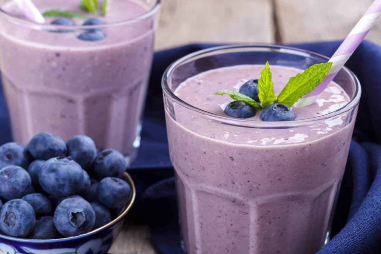 Batido de arándanos y dátiles