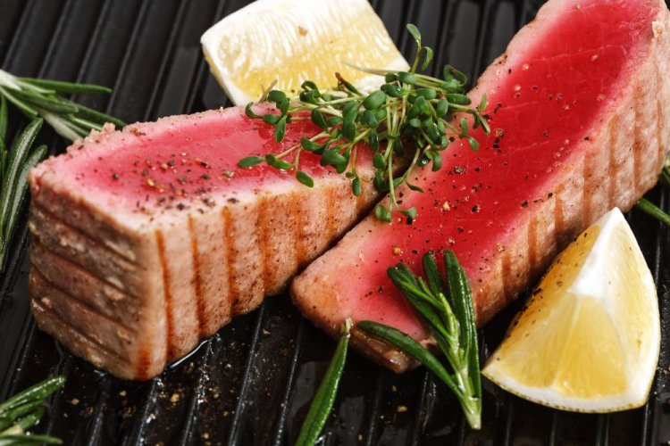 Grilled Tuna with Lemon and Rosemary