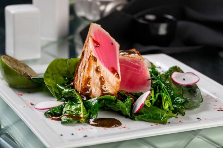 Grilled Tuna Marinated with Apple Juice and Cinnamon