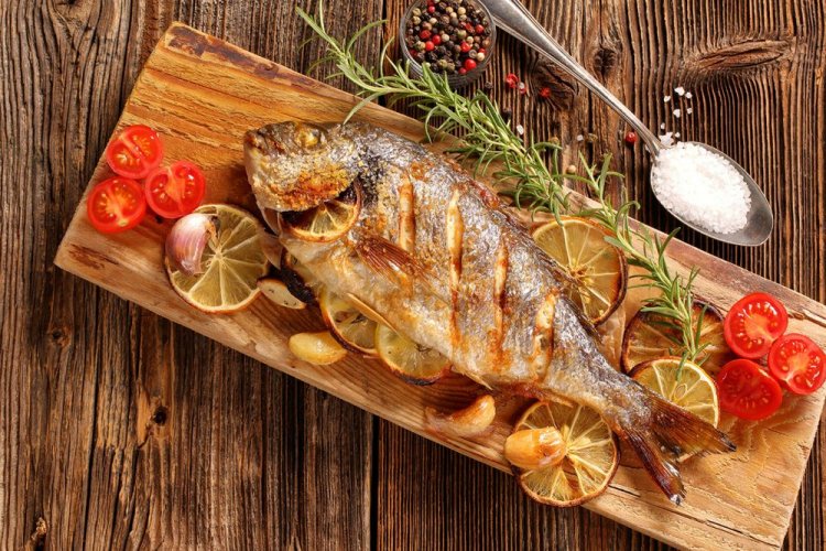 Dorada en marinado de ajo a la parrilla